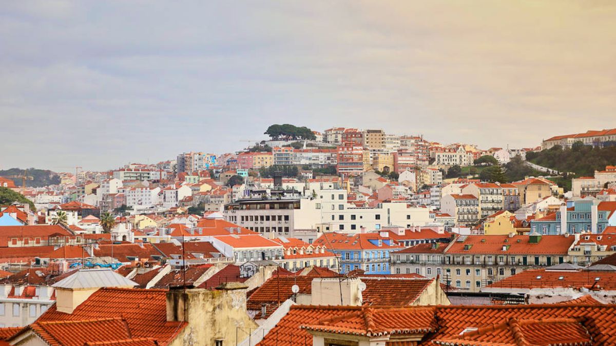 葡萄牙移民政策大調整：居留卡延至10月，入籍門檻飆升！