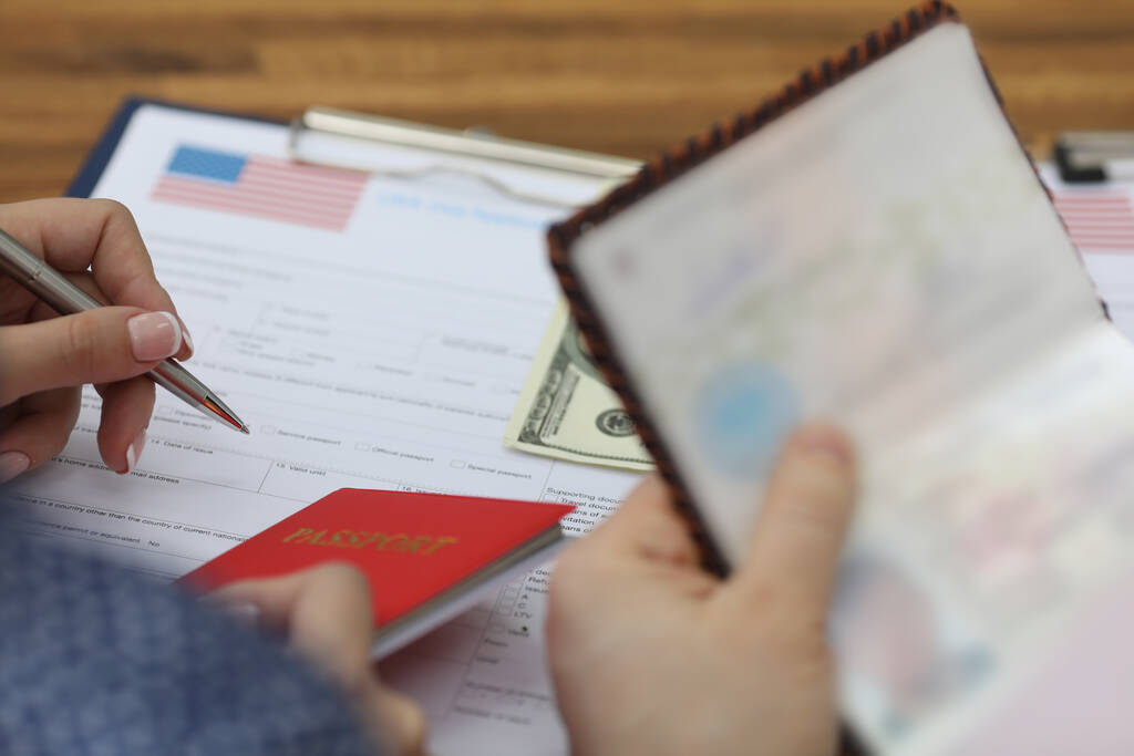 美國(guó)還在持續(xù)收緊！當(dāng)前形勢(shì)下如何成功獲得綠卡？